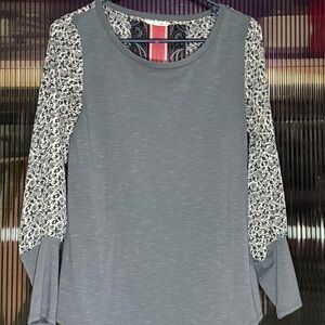 Maurices Gray Top with Black Patterned Sleeves
